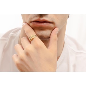 14K yellow gold men’s ring with zircon stone