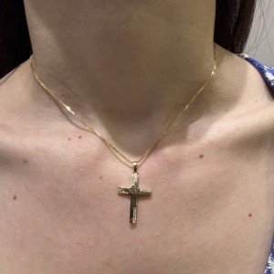 Χρυσός γυναικείος σταυρός 14Κ με ζιργκόν