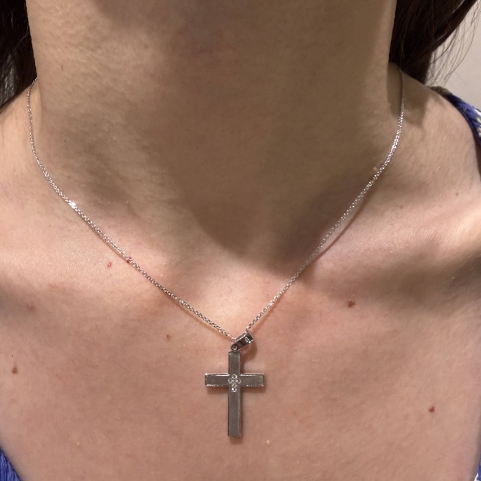 Λευκόχρυσος γυναικείος σταυρός διπλής όψης 14Κ με ζιργκόν