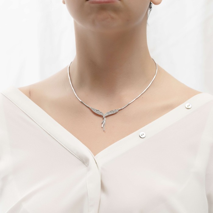 14K white gold necklace with zircon stones