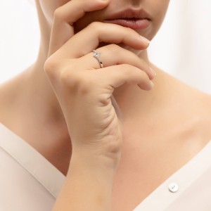 Λευκόχρυσο γυναικείο δαχτυλίδι 14Κ με ζιργκόν