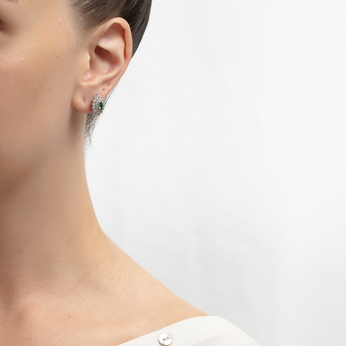 14K white gold women’s earring with zircon stones