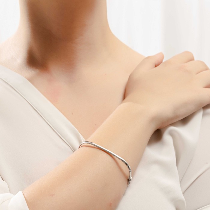 14K white gold hinged bracelet