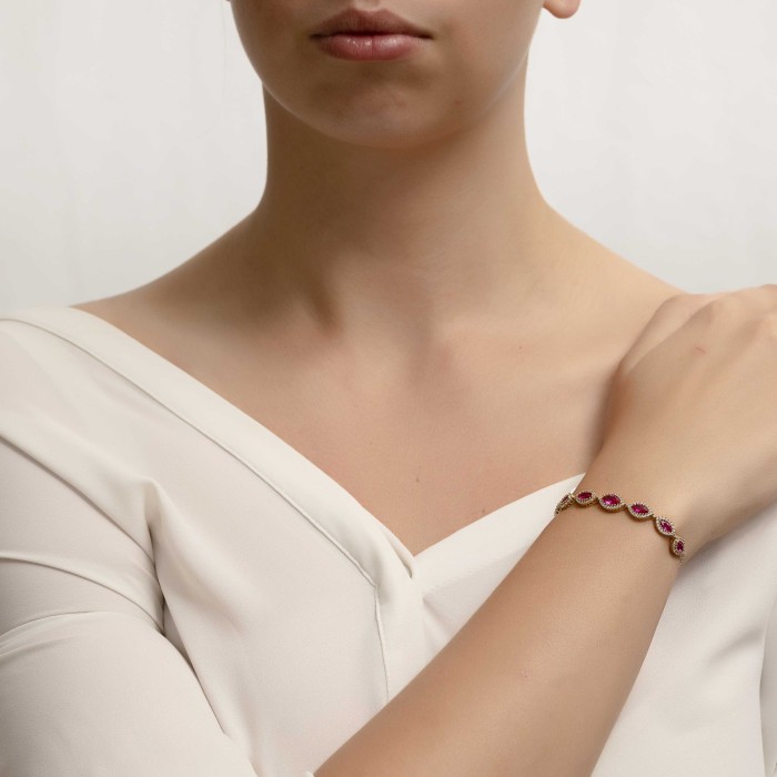 14K gold chain bracelet with zircon and red synthetic stone