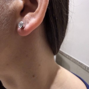 14K white gold stud earrings with zircon stone