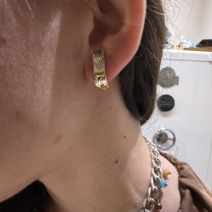 Δίχρωμα χρυσά σκουλαρίκια Κ14 με χάραξη