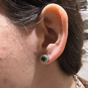 14K white gold stud earrings with green stone and zircon details