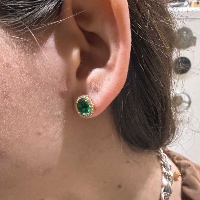 Χρυσά σκουλαρίκια καρφωτά Κ14 με πράσινη πέτρα και ζιργκόν