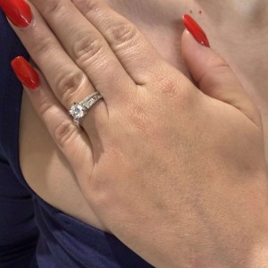 14K white gold ring with zircon stones