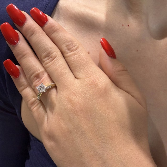 Δίχρωμο δαχτυλίδι Κ14 με πέτρες ζιργκόν