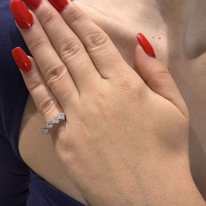 Λευκόχρυσο δαχτυλίδι Κ14 με πέτρες ζιργκόν