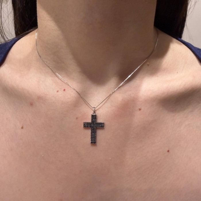 Λευκόχρυσο κολιέ Κ14 με σταυρό διπλής όψης και πέτρες ζιργκόν