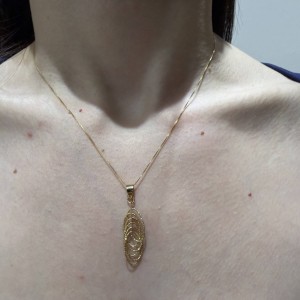14K gold necklace with geometric oval layered design