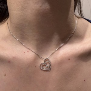 18K White Gold Heart-Shaped Necklace with Diamonds