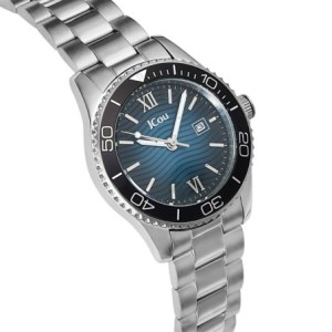 JCou diver-style watch with blue textured dial and stainless steel bracelet
