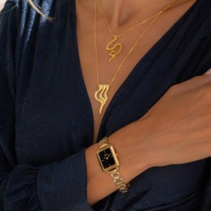 Ρολόι JCou με μαύρο καντράν και χρυσό μεταλλικό μπρασελέ