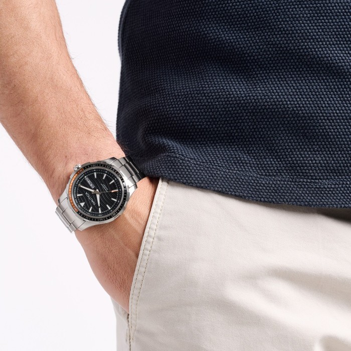 Nautica men’s watch with silver stainless steel bracelet, black dial and extra black silicone strap