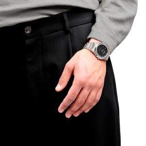 Λεπτό ρολόι D1 Milano με μαύρο καντράν και ατσάλινο μπρασελέ